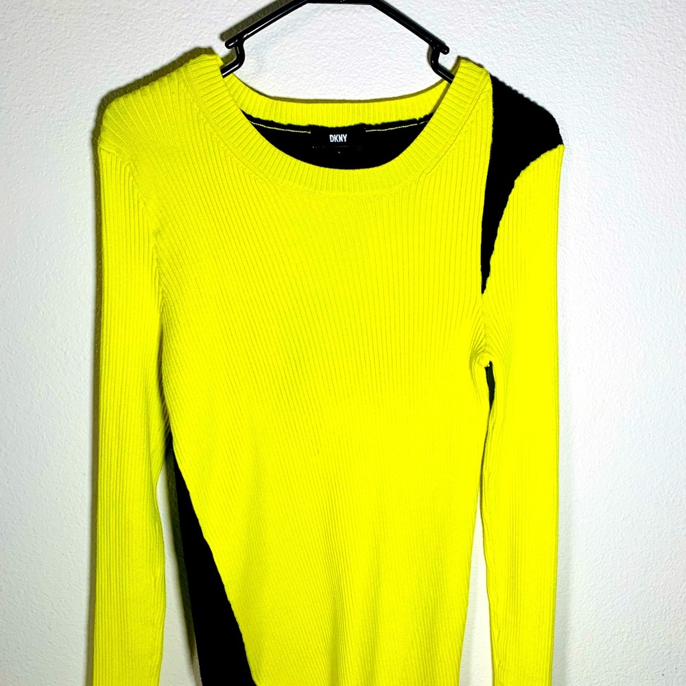 DKNT Yellow Sweater Comfortable